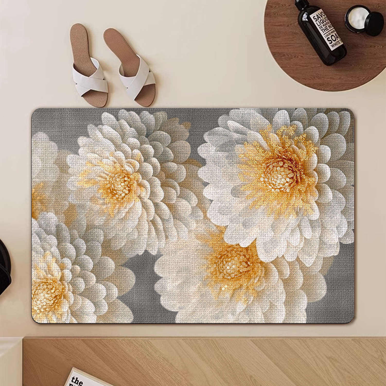 Amidst the flowers, a lingering memory  En medio de las flores, un recuerdo persistente.