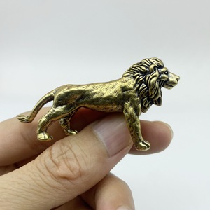 1 pièce Ornement <span class=keywords><strong>de</strong></span> bureau en laiton massif antique, figurine <span class=keywords><strong>de</strong></span> lion pour théière, artisanat, vente en gros - Product Image 1