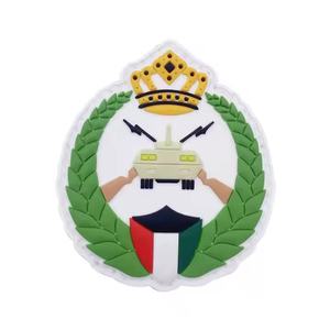 Etiqueta de PVC con gancho de goma blanda 2D, fabricada a medida y directamente por el fabricante, parche de PVC - Product Image 3