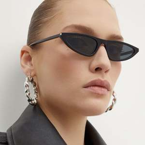 Gafas de Sol Personalizadas con Logotipo, Estilo Punk Vintage 2025 para Hombre, Montura Pequeña Triangular, Protección UV400, Gafas de Sol Cat Eye para Mujer - Product Image 4