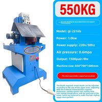 Machine de pose de tiges en cuir et tissu avec couteau courbé, pour la lamination arrière des surfaces de bottes, et moteur de pose de surfaces de bottes à couteau chaud/froid