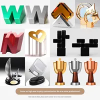 Trophée Métallique Personnalisé 2025 Nouveau Haut de Gamme Colonne Torsadée Or Argent Bronze Récompense Créative pour Conférence d'Entreprise Réunion Annuelle