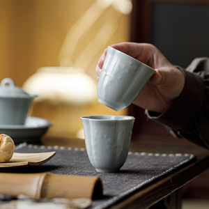 Juego de té personal de porcelana Guanlan Sky Blue Ru Kiln Master Cup para el té de la tarde - Product Image 1