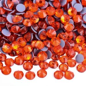 Strass en cristal OLeeya Premium 16 facettes Xirius, effet AB scintillant, à thermocoller, pour décoration de vêtements DIY - Product Image 4