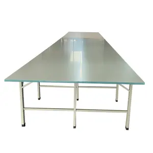שולחן חיתוך בד ושולחן ריצוף שולחן בגדים במפעל מכונת חריץ בד אוטומטי ספסל עבודה