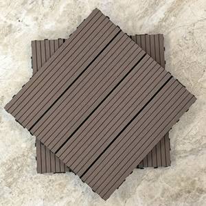 พื้นระเบียงสำเร็จรูป WPC ความหนาแน่นสูง สำหรับกลางแจ้ง ขนาด 300x300 มม. แบบประกบกันได้ ผิวด้าน ป้องกันสิ่งแวดล้อม ลายไม้ขัดเงา - Product Image 2