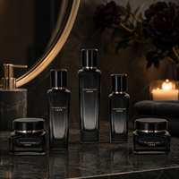 Bouteilles et pots en verre dégradé de luxe 30g 50g 40ml 80ml 100ml Emballage pour soins de la peau Pompe pulvérisatrice carrée avec estampage doré