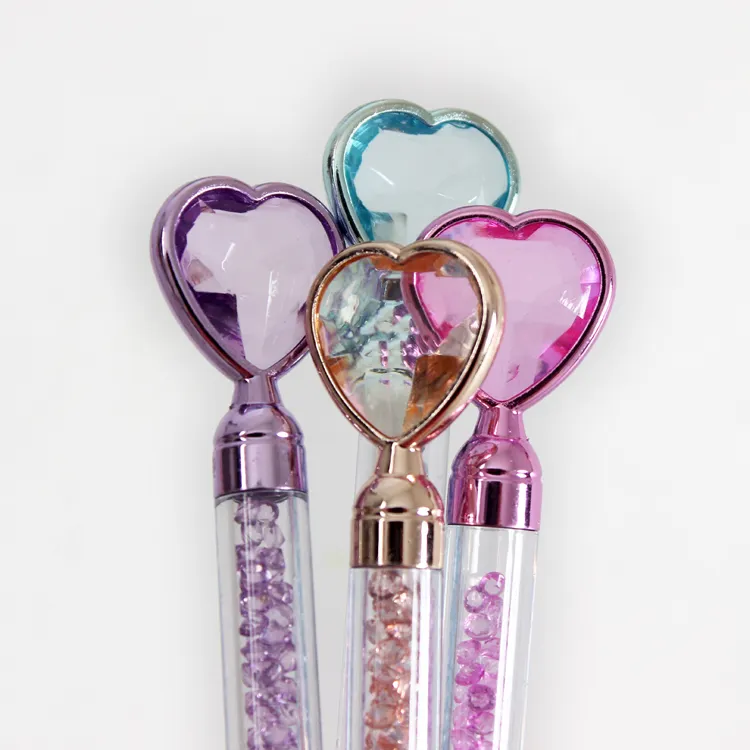 Nouveau design de stylo créatif ECO matériaux avec stylo à bille coeur en cristal pour les fournisseurs d'école de papeterie et les filles femmes stylo