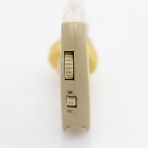 Aide auditive F-137 derrière l'oreille, son super clair pour les personnes âgées et les enfants, alimentée par batterie, réduction du bruit basse fréquence - Product Image 3