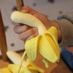 Juguete de Plátano Elástico y Estrujable Jincan, Nuevo y Creativo, Relleno de Arena, Juguete Antiestrés con Forma de Plátano para Niños - Product Image 5
