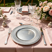 Assiettes de présentation de luxe réutilisables en plastique PP de style américain, gaufrées, non toxiques et durables, pour événements et mariages