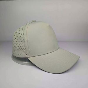 Casquettes 5 panneaux en gros avec logo personnalisé, casquette de golf perforée imperméable, casquette de baseball imperméable avec logo PVC personnalisé - Product Image 3