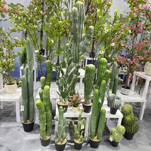 Colonne de cactus artificielle Dream Castle 250 cm+, plante du désert en plastique pour décoration intérieure et extérieure - Product Image 2