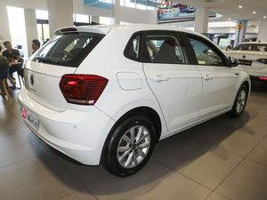 <span class=keywords><strong>Polo</strong></span> 2024, voiture <span class=keywords><strong>neuve</strong></span>, transmission <span class=keywords><strong>automatique</strong></span>, conduite à gauche, sièges en tissu, essence, toit ouvrant, caméra arrière 360°, écran tactile, ABS, ESC - Product Image 6