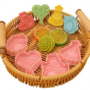 <span class=keywords><strong>Emporte</strong></span>-pièce 3D en forme de robe de mariée et bague de fiançailles pour biscuits en pâte à modeler et biscuits imprimés DIY - Product Image 1
