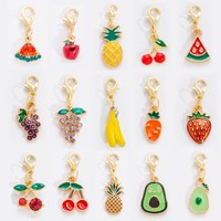 Porte-clés mignon 3D en émail avec fermoir mousqueton, motifs fruits d'été (cerise, avocat, pastèque, fraise), breloques légères et tendance pour bracelet DIY