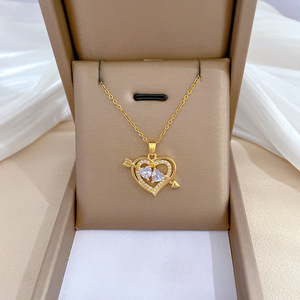 Collana di Lusso con Diamanti a Forma di Freccia che Trafora il Cuore, Catena per Clavicola da Influencer Femminile - Product Image 6