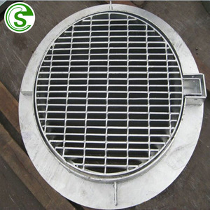 <span class=keywords><strong>Grille</strong></span> de sol industrielle robuste en acier inoxydable galvanisé à chaud, antidérapante et dentelée, pour applications en appartements, parcs et zones aquatiques - Product Image 6