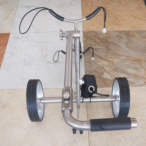 Carrito de Golf de Titanio con Control Remoto, Motor Tubular y Batería de Litio - Product Image 2