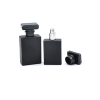 Flacon de parfum en verre noir noir mat rectangulaire portable 30 ml 50 ml 100 ml Flacon pulvérisateur cosmétique en verre carré