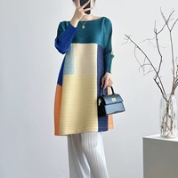 Robe Tunique Plissée Miyake à Rayures Imprimées, Longueur Genou, Décontractée et Ample, pour Femme – Élégante pour Soirées et Cérémonies