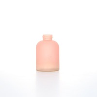 Le diffuseur d'air en verre cylindrique de 120 ml de couleur vert dégradé bleu rose nouvellement conçu pour la voiture, aromathérapie, se vend bien