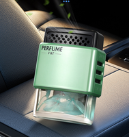 Diffuseur de désodorisant de voiture de bouteilles en verre solide moderne et écologique de luxe avec type de liquide de parfum de parfum de rose d'aération