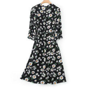 Abito Midi in Seta di Gelso con Stampa Margherita a Maniche Lunghe da Donna, con Cintura, Lusso Estivo 2024 - Product Image 2