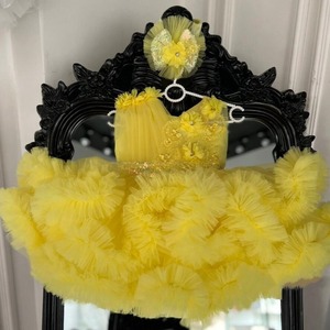 Abito da Principessa per Bambine, Eleganza Eterea, Vestito in Tulle Delicato con Perle, Senza Maniche, per Feste di Compleanno - Product Image 2