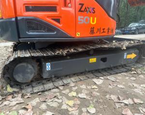 Excavatrice Hitachi ZX50 d'occasion, 5 tonnes, hydraulique, sur chenilles, d'origine japonaise, en bon état, faible nombre d'heures, prix avantageux - Product Image 4