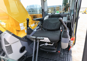 Cargadora Frontal Usada Komatsu PC240MO Modelo 2018 a Bajo Precio para Granjas con Componentes Principales: Motor, Caja de Cambios, Bomba y Kawasaki - Product Image 4