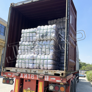 Trapos de tela mixta al por mayor de fábrica china, pacas de 100 kg, trapos de limpieza cortados, ropa usada de camisetas de verano, a bajo precio - Product Image 2