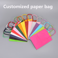 Sac en papier kraft recyclable avec poignée en corde plate torsadée, impression offset couleur personnalisée, logo, emballage cadeau
