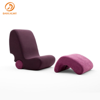 Fauteuil d'appoint incurvé moderne en velours moelleux avec ottoman assorti, fauteuil lounge basse en velours violet foncé et rose