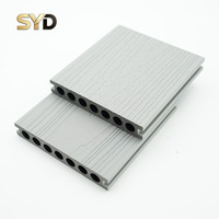 Planches de terrasse composites à revêtement imperméable, résistantes aux UV et aux intempéries, à grain de bois, pour jardin, patio et villa en extérieur