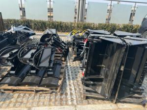 Attacco Idraulico a Pinza Cartiwell per Mini Skid Steer e Caricatore Cingolato - Product Image 2