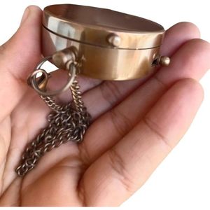 Brújula de Bolsillo de Latón ALFA NAUTICAL de 2 Pulgadas con Acabado Antiguo y Cadena, Portátil para Senderismo y Uso al Aire Libre - Product Image 6