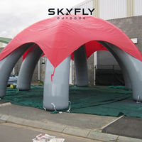 Abri gonflable semi-fermé à structure membranaire à travée libre, à côtés ouverts et sur mesure
