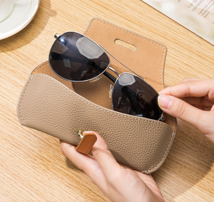 Étui à lunettes de luxe en cuir avec logo personnalisé, sac de voyage portable pour femme, étui de protection pour lunettes de soleil, gravure de nom, sac cosmétique tendance - Product Image 4