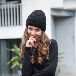 Berretto Invernale Personalizzabile in Cotone di Alta Qualità, Morbido e Caldo, con Stampa o Tinta Unita per Uomo e Donna - Product Image 3