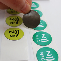 Étiquette NFC F08 PET personnalisée avec logo de marque ISO14443-A, lecture/écriture 13,56 MHz, mini-étiquette programmable, autocollant étanche avec code QR unique