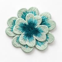 Applique brodée 3D trèfle à quatre feuilles menthe, fleur en dentelle soluble dans l'eau à coudre pour vêtements, robes, sacs et projets DIY