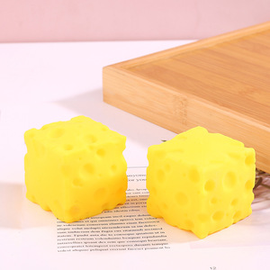 Giocattolo Sensoriale 3D a Forma di Formaggio Morbido per Alleviare lo Stress, Adatto Come Regalo per Bambini e Adulti, Decorativo - Product Image 5