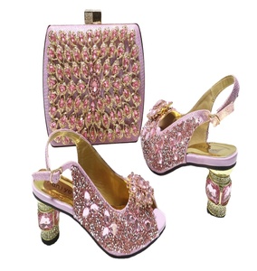 <span class=keywords><strong>Scarpe</strong></span> con <span class=keywords><strong>tacco</strong></span> basso con borse abbinate tipo italiano Set borsa borsa africano cera - Product Image 1