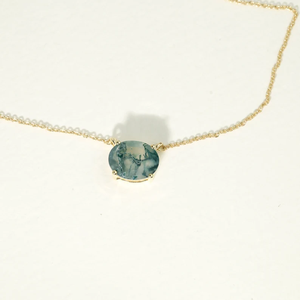 Collar de Ágata Musgosa Hecho a Mano con Colgante Ovalado de Oro Sólido y Cadena, Joyería Elegante y Minimalista, Regalo para Novias, Aniversarios y Cumpleaños - Product Image 6