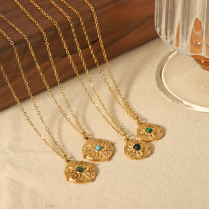 Collar con colgante de sol de estilo europeo, chapado en oro de 18 quilates, engaste de bisel de acero inoxidable para mujer, joyería de fiesta TN3235 - Product Image 1