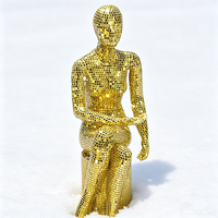 Figurine humaine boule disco dorée, sculpture de femme assise en résine pour la décoration intérieure moderne et l'exposition artistique