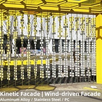 Façade cinétique moderne en aluminium, dynamique et à effet scintillant, mur-rideau à commande éolienne pour l'extérieur des bâtiments commerciaux