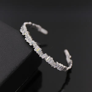 HIBRIDE модные браслеты золотого цвета мужские и женские браслеты с кубиками Цирконий багет браслеты для подарков B-76 - Product Image 3