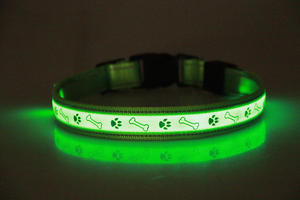 Huellas de hueso estampado rojo verde flash USB <span class=keywords><strong>LED</strong></span> recargable luz bichon frise perro de peluche mascota cuello <span class=keywords><strong>Collar</strong></span> para viaje camping caminar - Product Image 4